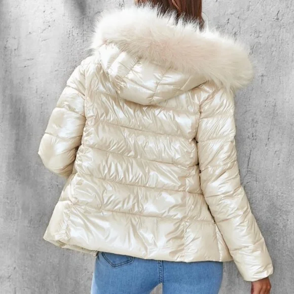 Metallic Black faux fur hood puffer quilted oversized jacket - Picture 7 of 10